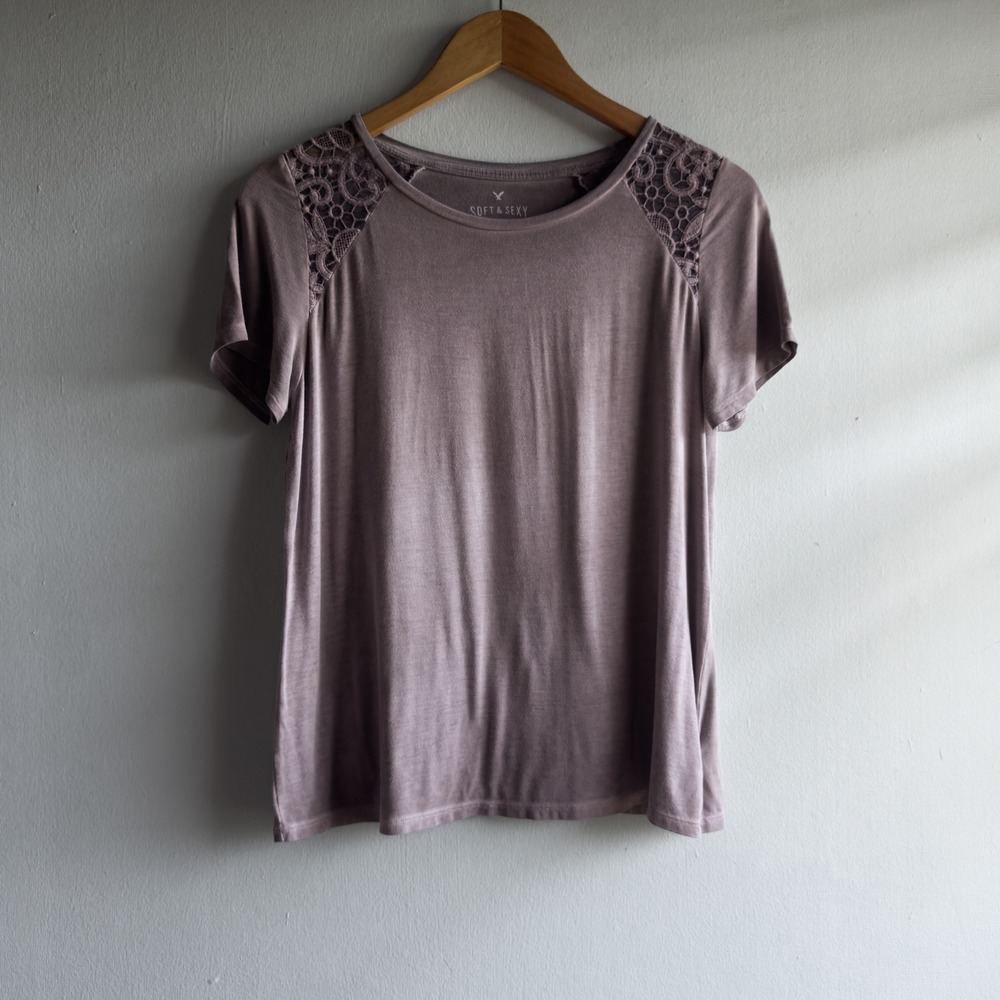 American Eagle Soft & Sexy Lace Shoulder T-Shirt Womens Medium Purple Boho Tee
